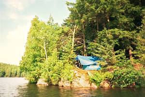 A deceptively viable landing is hidden away behind the trees to the left.